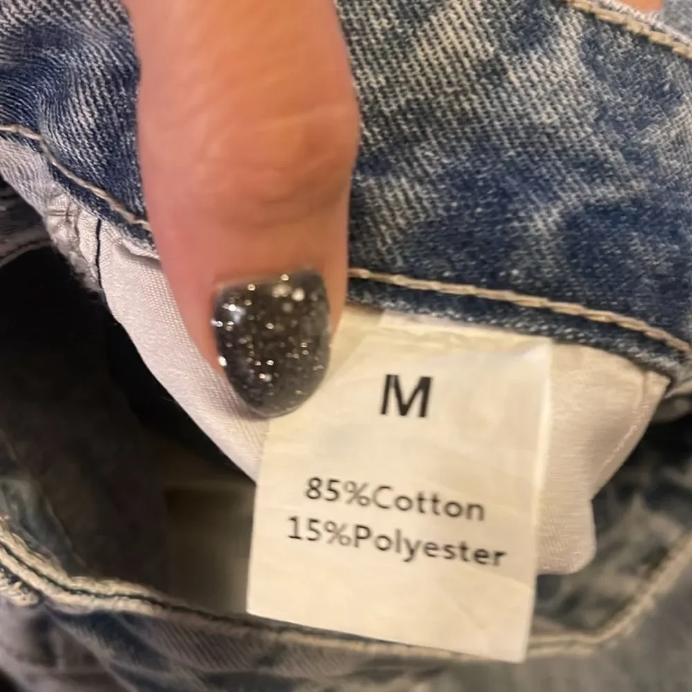 Trendy Blue Denim Jeans distressed, baggie, size medium